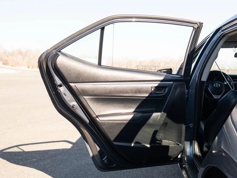 Used 2016 Toyota Corolla S image 43