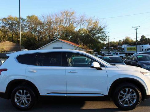 Used 2019 Hyundai Santa Fe SEL image 4