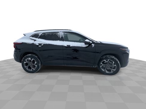 Certified 2025 Chevrolet Trax LT w/ LT Convenience Package image 9