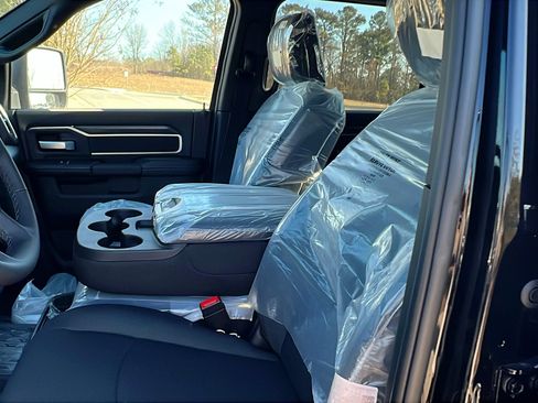 New 2025 RAM 5500 4x4 Crew Cab image 18