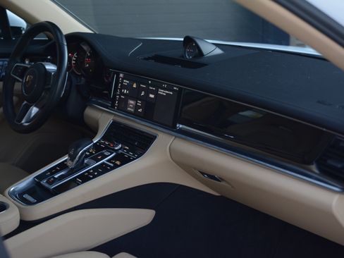 Certified 2018 Porsche Panamera 4 AWD/4WD image 27