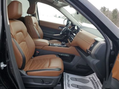 Used 2022 Nissan Pathfinder Platinum w/ Cargo Package image 24