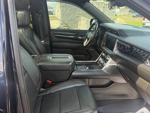 Used 2023 GMC Yukon XL Denali AWD/4WD image 34