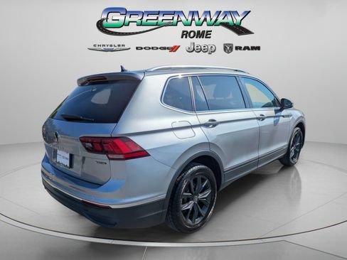 Used 2024 Volkswagen Tiguan SE AWD/4WD image 6