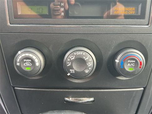 Used 2008 Kia Sorento LX w/ Sport Pkg image 17