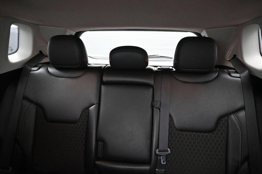 Used 2021 Jeep Compass Latitude FWD image 15