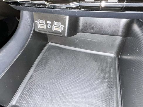Used 2023 Dodge Durango GT RWD image 18