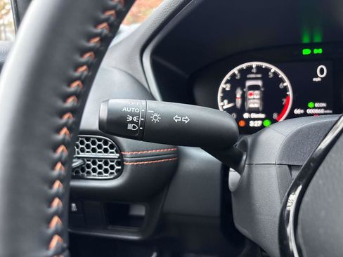 Certified 2025 Honda HR-V Sport image 26