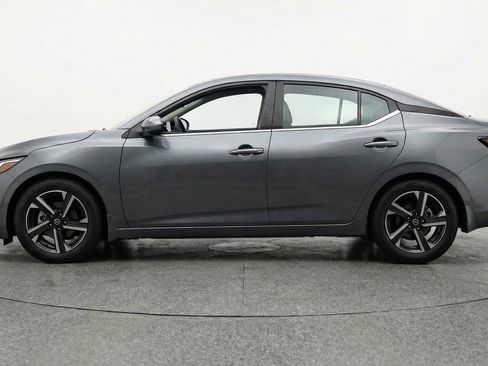 Used 2025 Nissan Sentra SV FWD image 11