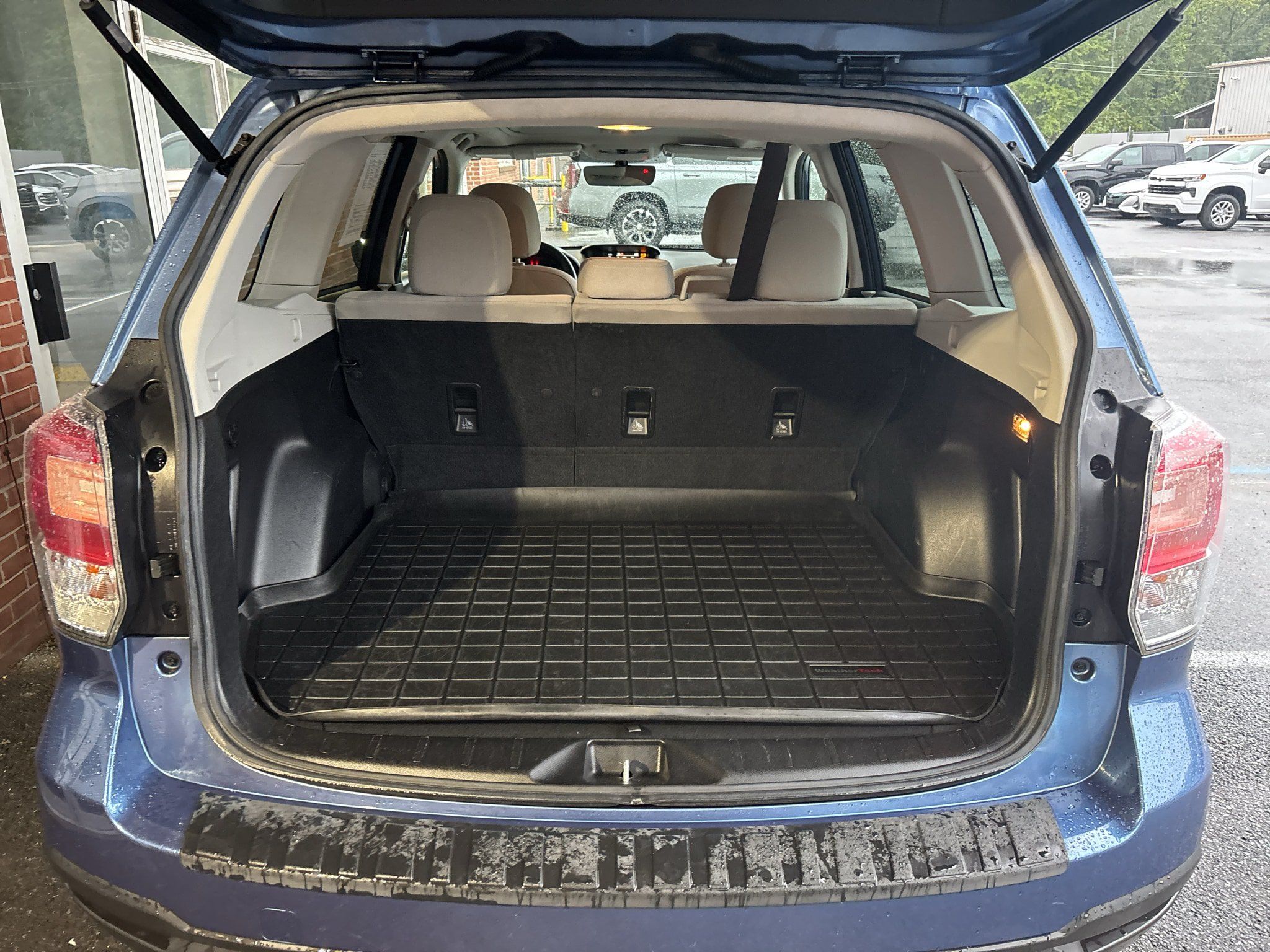 Used 2018 Subaru Forester 2.5i Premium w/ All-Weather Package AWD/4WD image 32
