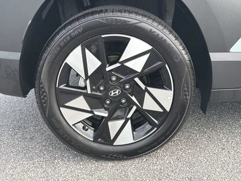 Certified 2025 Hyundai Kona SEL FWD image 24