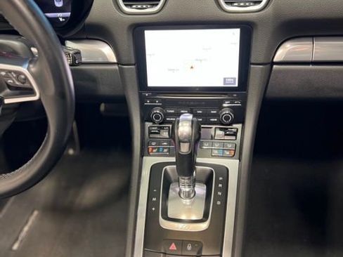 Used 2018 Porsche 718 Boxster S image 22