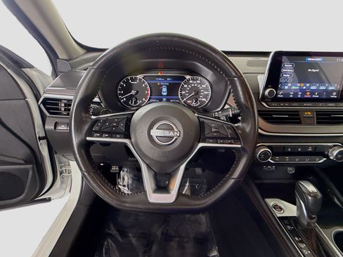 Used 2024 Nissan Altima 2.5 SR FWD image 13