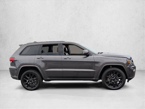 Used 2021 Jeep Grand Cherokee Laredo X AWD/4WD image 5