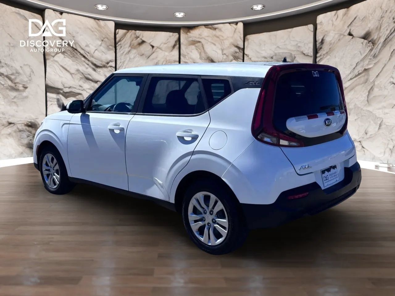 Used 2021 Kia Soul LX FWD image 2