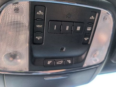 Used 2017 Jeep Grand Cherokee Limited w/ Luxury Group II AWD/4WD image 30