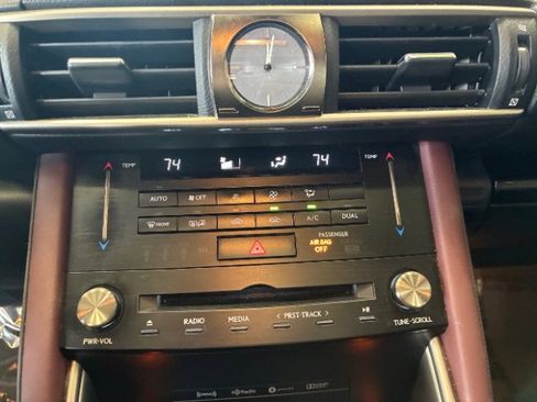 Used 2018 Lexus IS 300 image 20