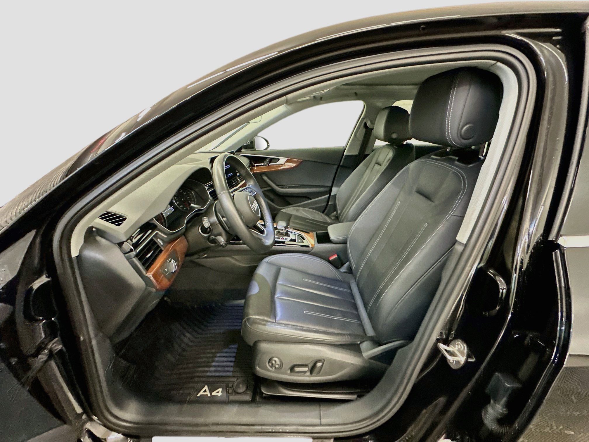 Used 2023 Audi A4 2.0T Premium w/ Convenience Package AWD/4WD image 13