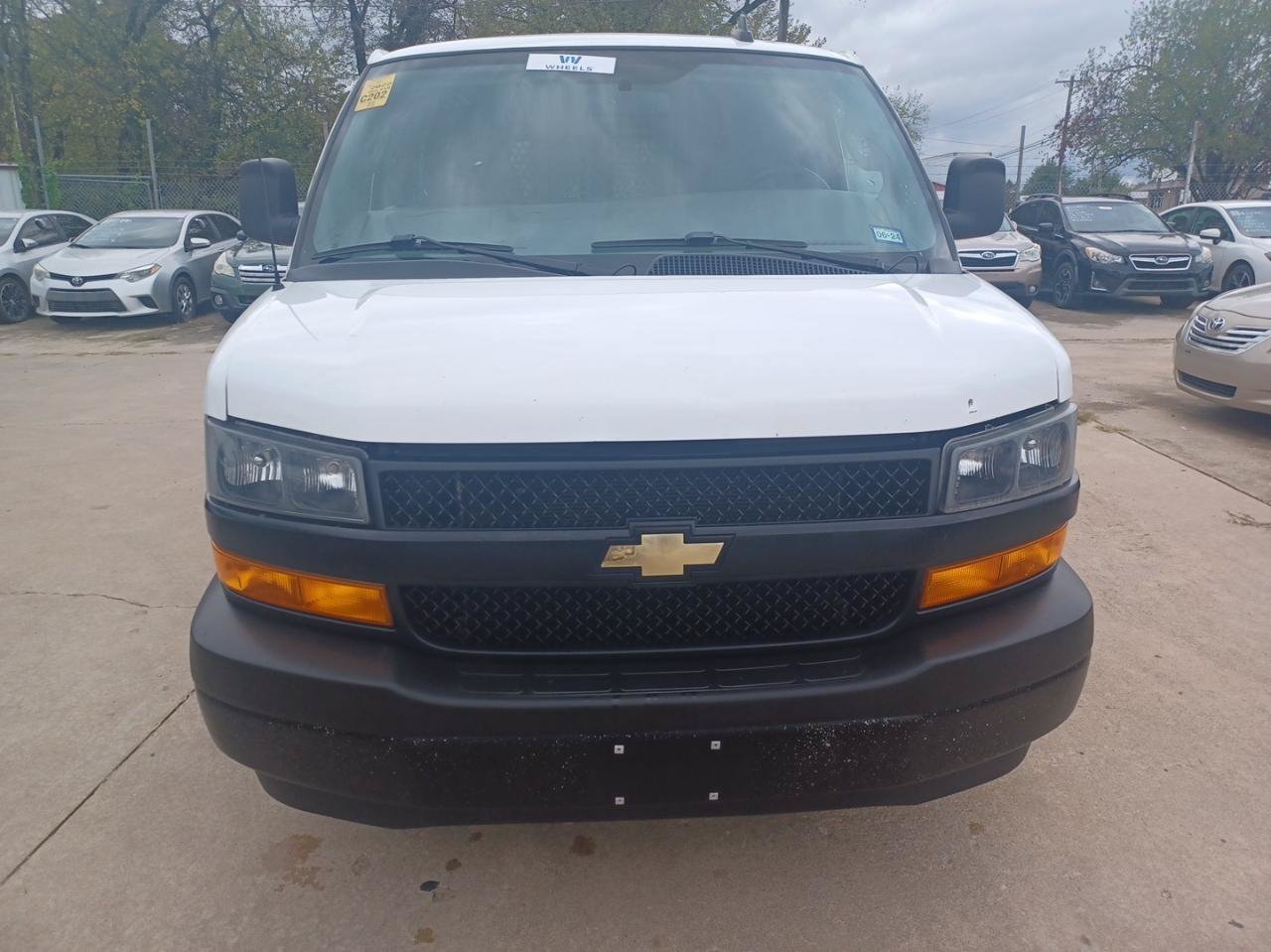 Used 2022 Chevrolet Express 2500 w/ Driver Convenience Package RWD image 2