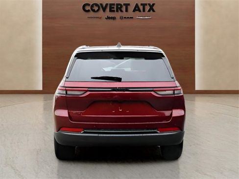 New 2025 Jeep Grand Cherokee Limited image 4