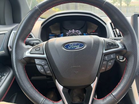 Used 2024 Ford Edge ST-Line w/ Class II Trailer Tow Package AWD/4WD image 25