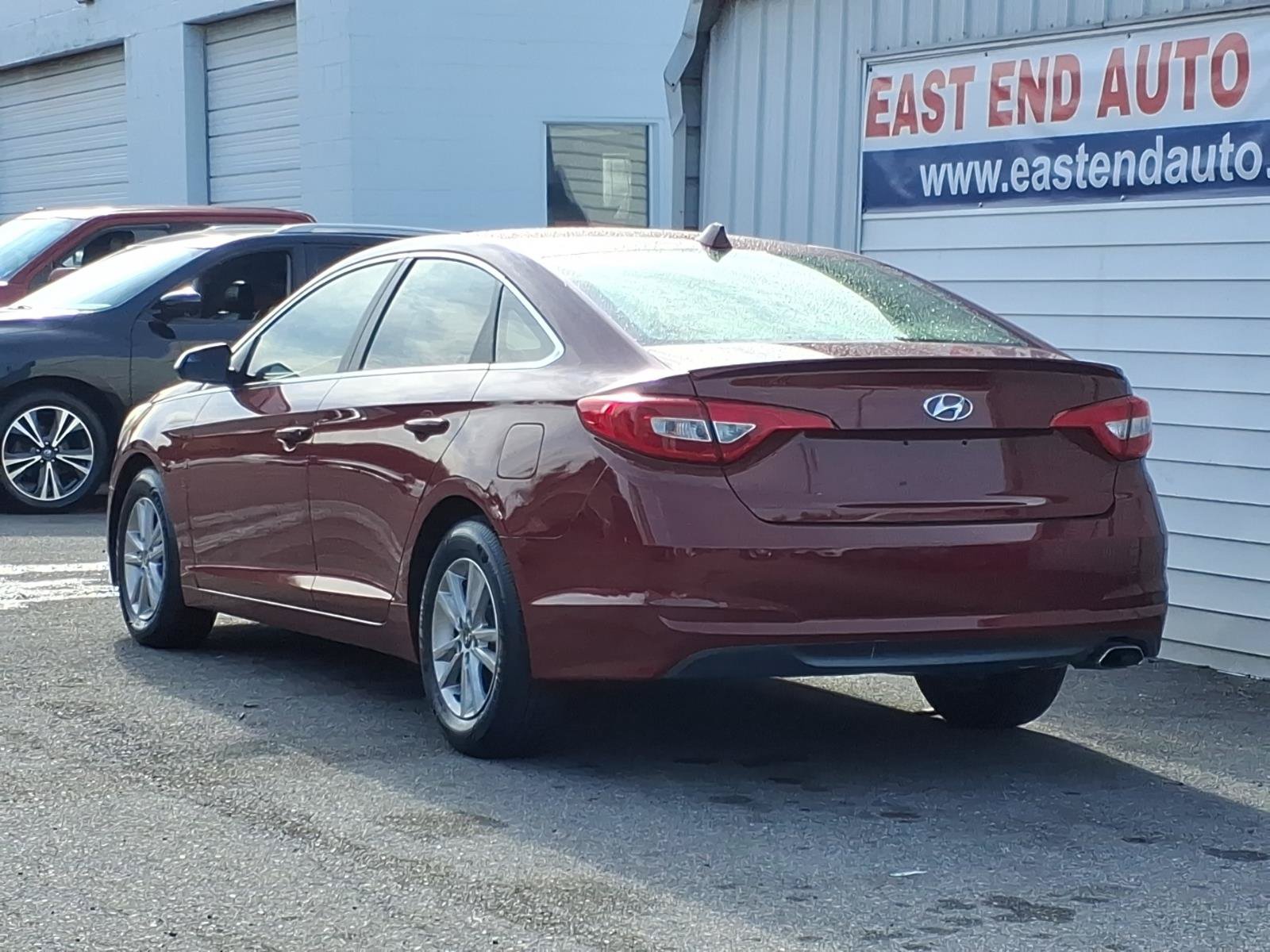 Used 2015 Hyundai Sonata SE FWD image 3