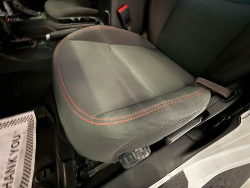 Used 2022 Jeep Wrangler Unlimited Rubicon w/ Xtreme Recon 35" Tire Package AWD/4WD image 23