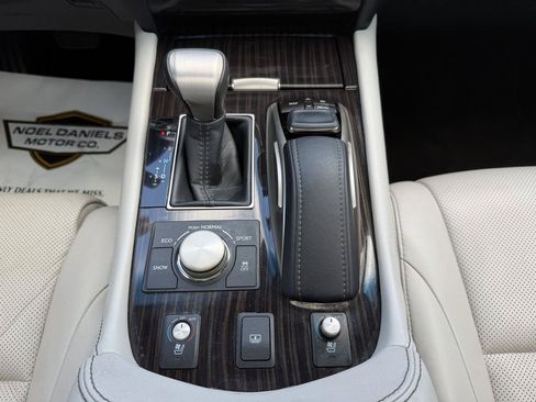Used 2017 Lexus LS 460 w/ Comfort Package RWD image 15