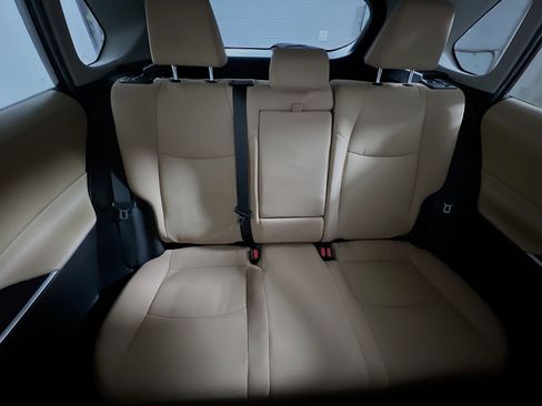 Used 2021 Toyota RAV4 LE image 30