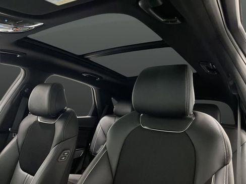 Used 2024 Genesis GV70 2.5T Sport Prestige w/ Sport Prestige Package image 7