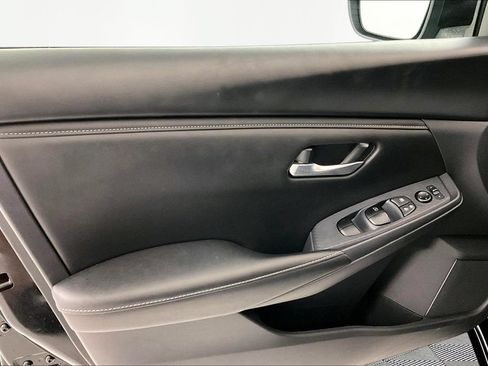 Used 2024 Nissan Sentra SV FWD image 16
