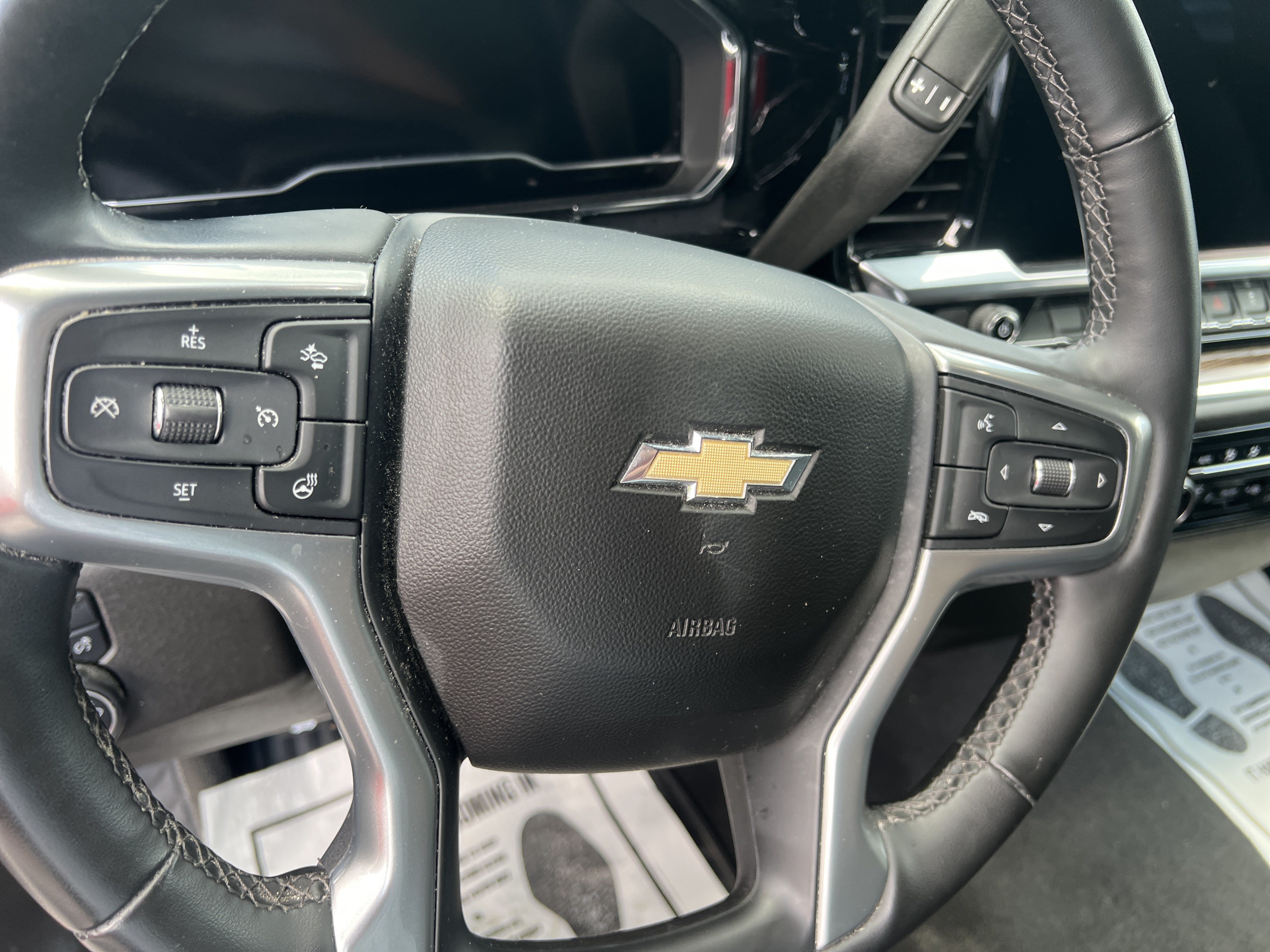 Used 2024 Chevrolet Silverado 1500 LT AWD/4WD image 10