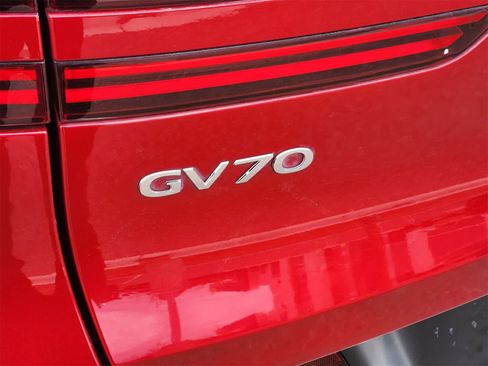 Used 2022 Genesis GV70 2.5T image 11