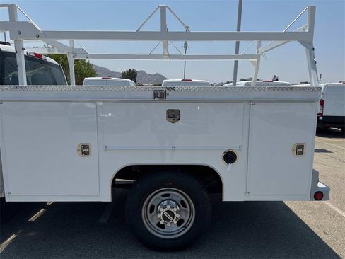 New 2025 Ford F350 XL w/ XL Chrome Package image 15