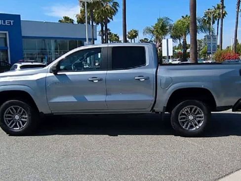 Used 2023 Chevrolet Colorado LT w/ LT Convenience Package II image 5