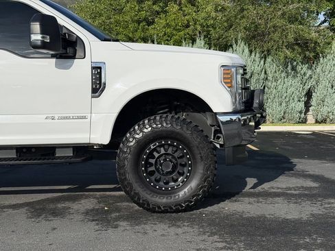 Used 2019 Ford F250 XLT w/ FX4 Off-Road Package AWD/4WD image 6