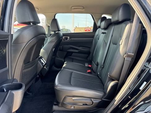 Used 2024 Kia Sorento S AWD/4WD image 15