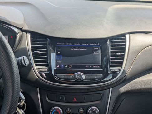 Used 2020 Chevrolet Trax LS image 17