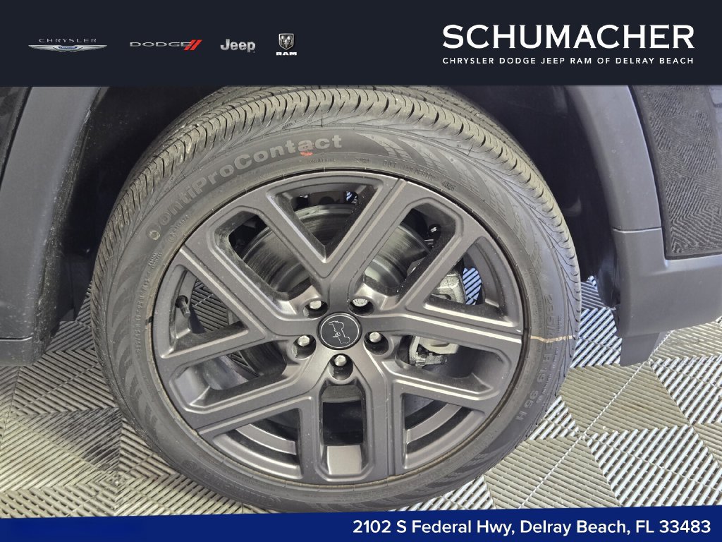 New 2026 Jeep Compass Latitude w/ Sun and Sound Group AWD/4WD image 18