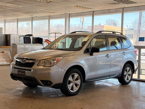 Used 2016 Subaru Forester 2.5i Premium image 3