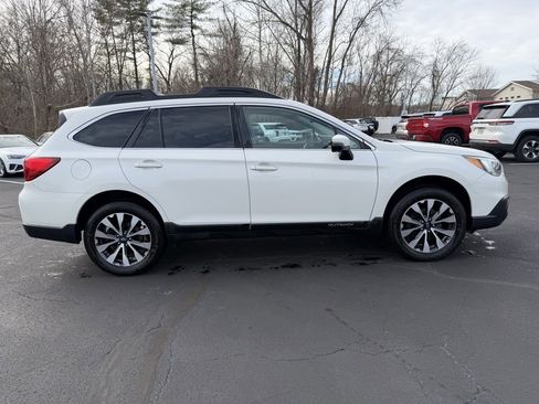 Used 2017 Subaru Outback 2.5i Limited image 4