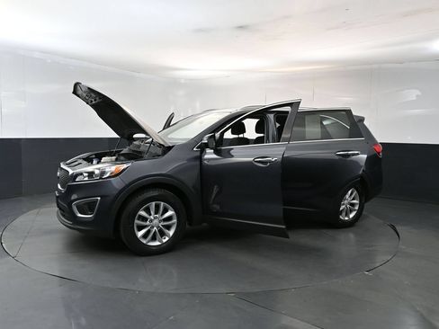 Used 2017 Kia Sorento FWD w/ LX Convenience Package image 27