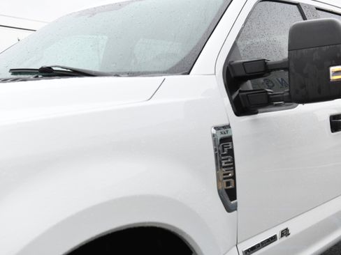 Used 2018 Ford F250 XLT w/ XLT Value Package image 12