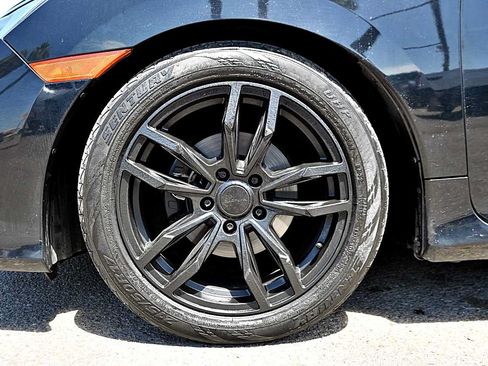 Used 2019 Honda Civic EX image 12