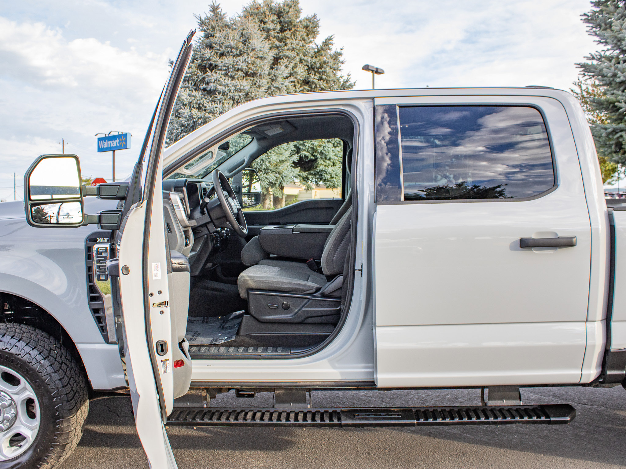 Used 2025 Ford F250 XLT AWD/4WD image 24