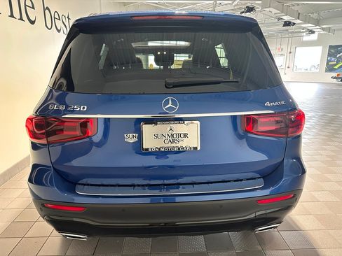New 2026 Mercedes-Benz GLB 250 4MATIC image 5