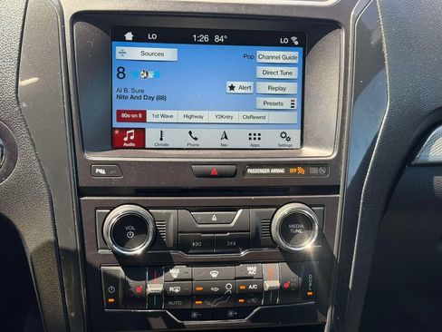 Used 2018 Ford Explorer XLT w/ Equipment Group 202A AWD/4WD image 27