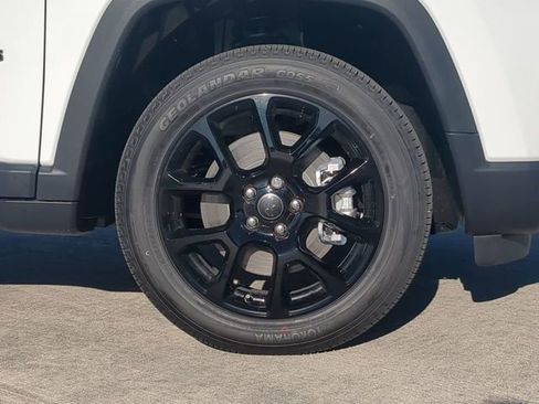 New 2026 Jeep Compass Latitude image 11