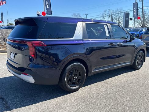 New 2026 Kia Carnival image 3