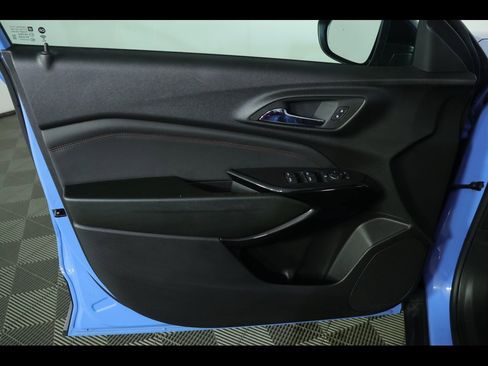 Used 2024 Chevrolet Trax RS w/ Sunroof Package image 19